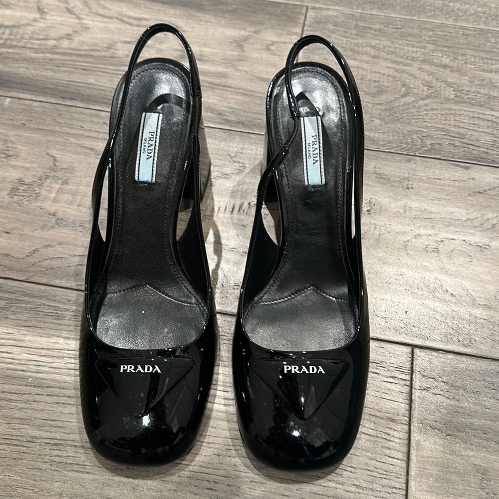 Prada Round toe patent leather pump - 40